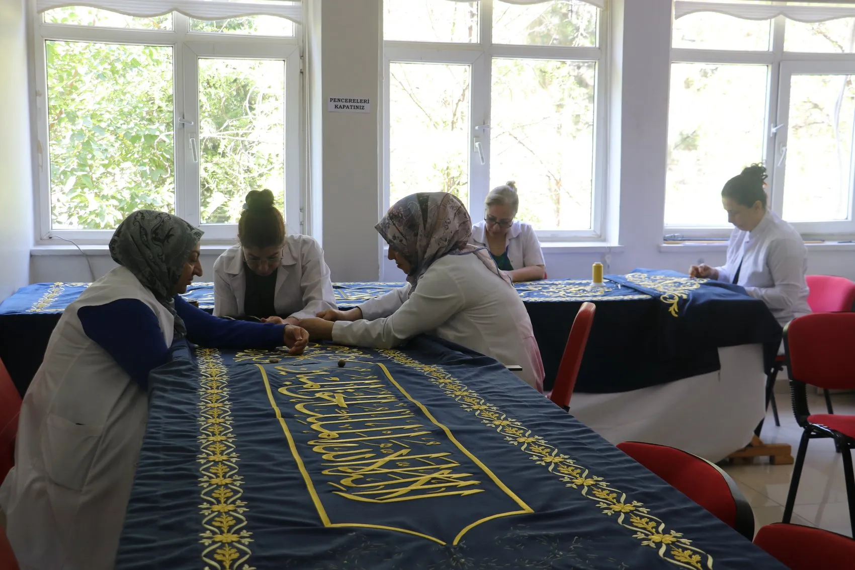 3. Selim’in Türbe Örtüsü Diyarbakır’da İnce İnce İşleniyor