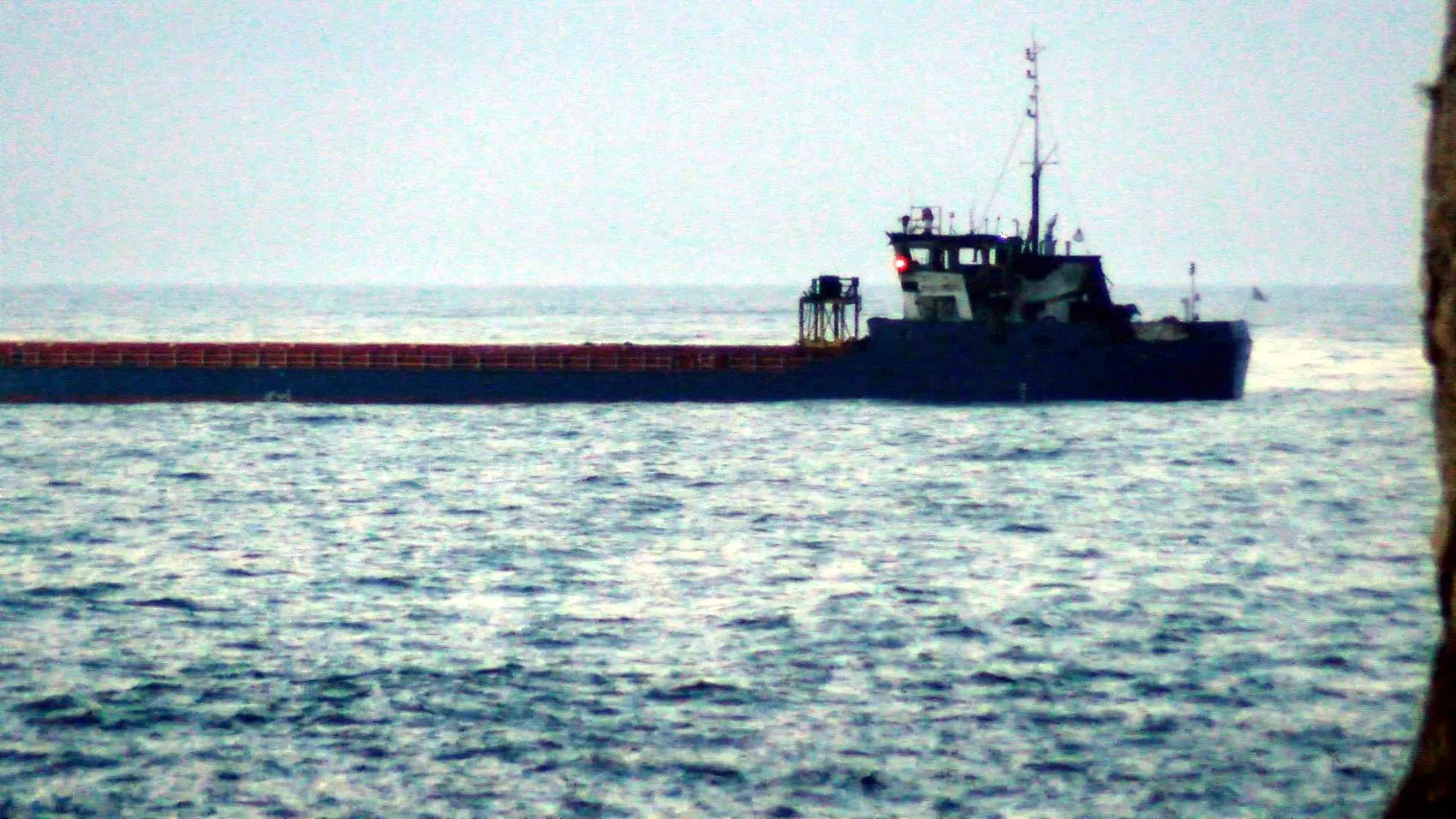 Saldırıya uğrayan kuru yük gemisi Zonguldak kıyısına demirledi
