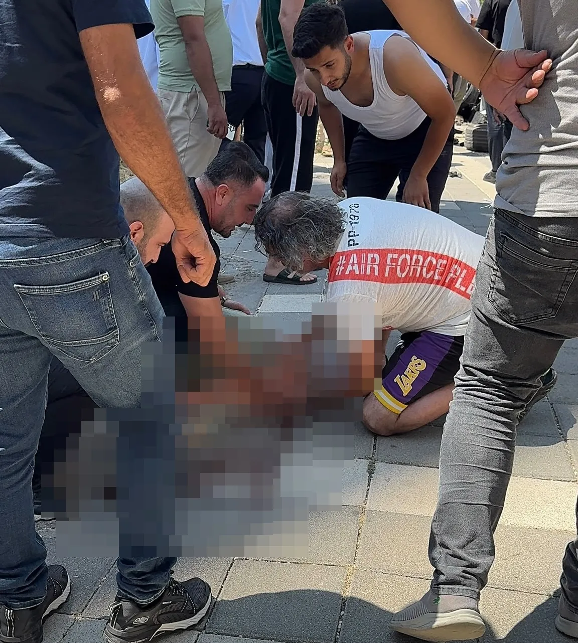 Diyarbakır'da trafik kazası İki otomobil çarpıştı