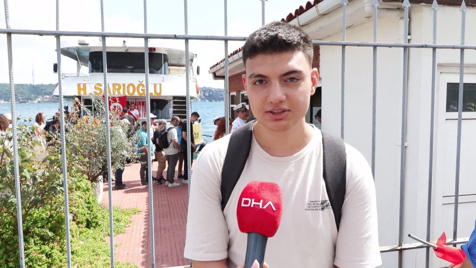 İstanbul Boğazı'nda dev kortej: TCG Oruçreis kapılarını vatandaşlara açtı