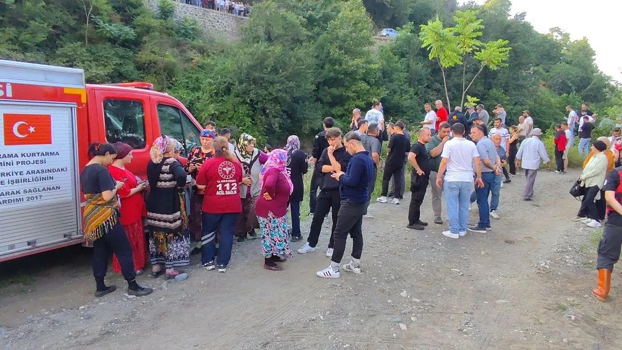 Giresun sel felaketiyle sarsıldı anne ve iki kızı kayıp