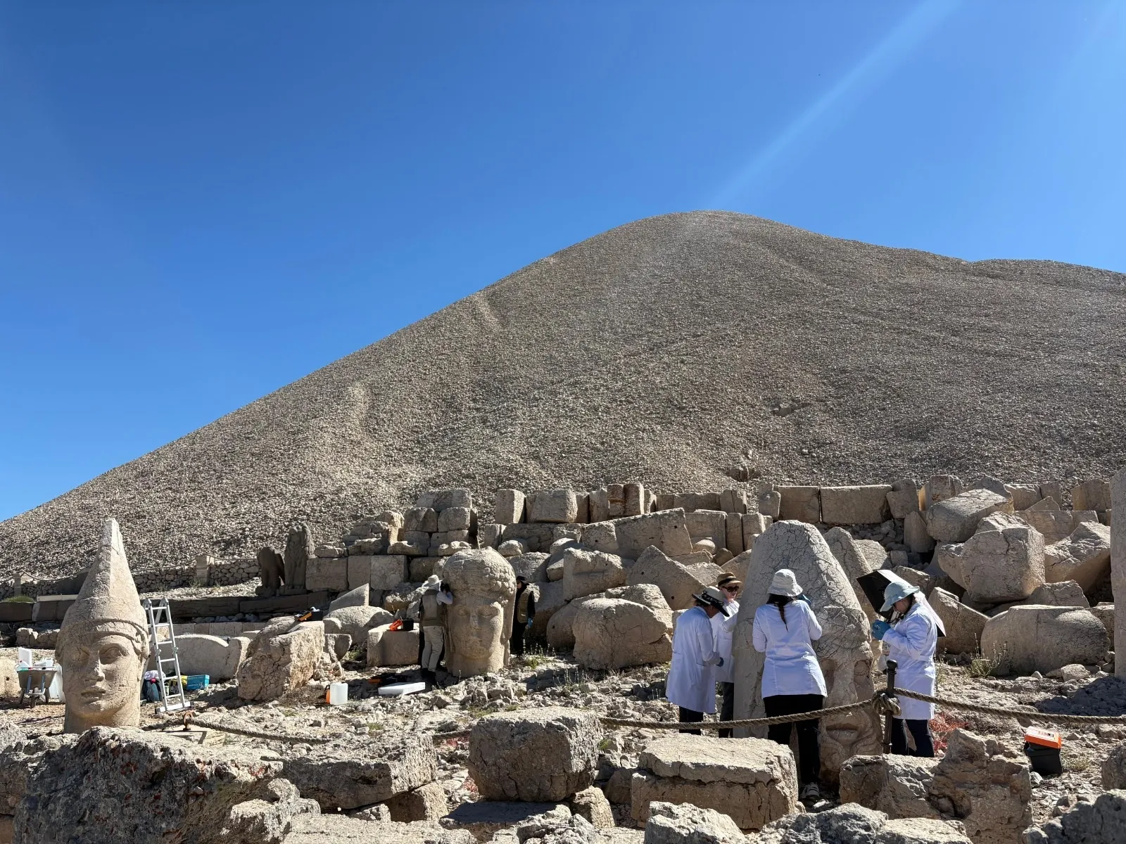 Nemrut Dağı heykelleri nanoteknoloji ile zamana karşı korunuyor