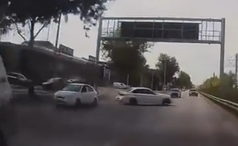 Bursa trafiğinde makas dehşeti kameraya yansıdı