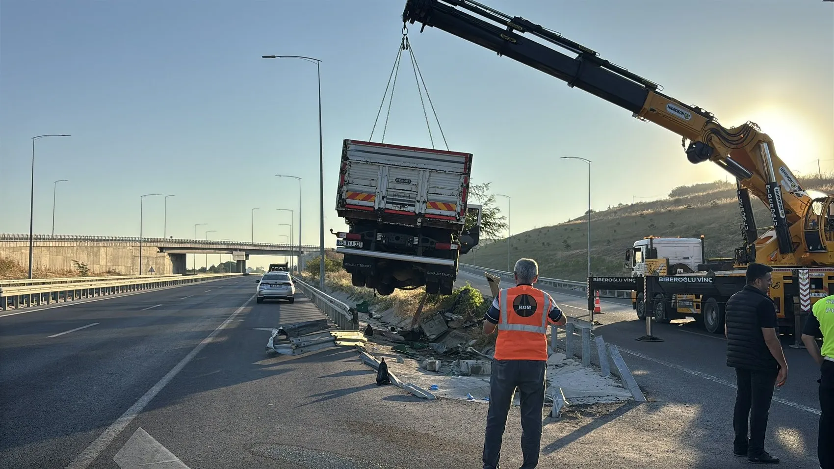 Çanakkale’de kamyon kazası İki kişi yaşamını yitirdi