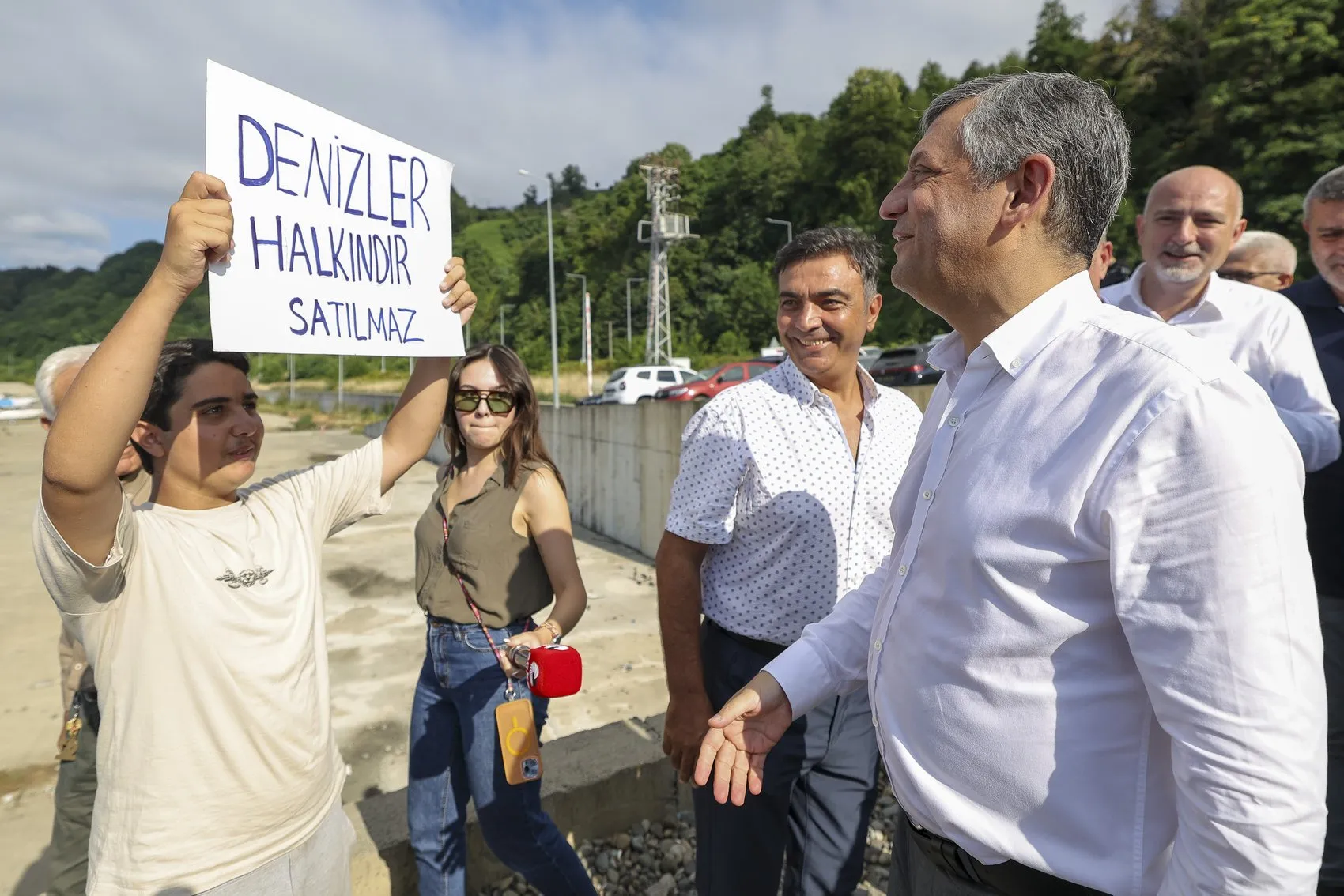 Özgür Özel Rize'de kafes balıkçılığına karşı çıktı