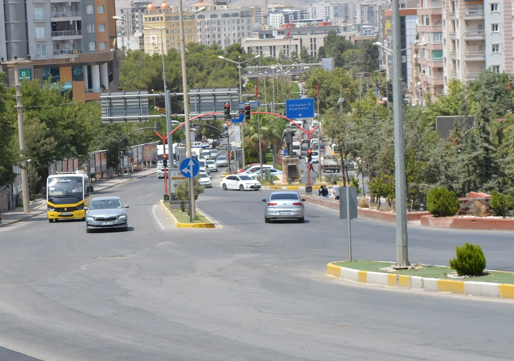 Mardin kavurucu sıcaklarla teslim oldu