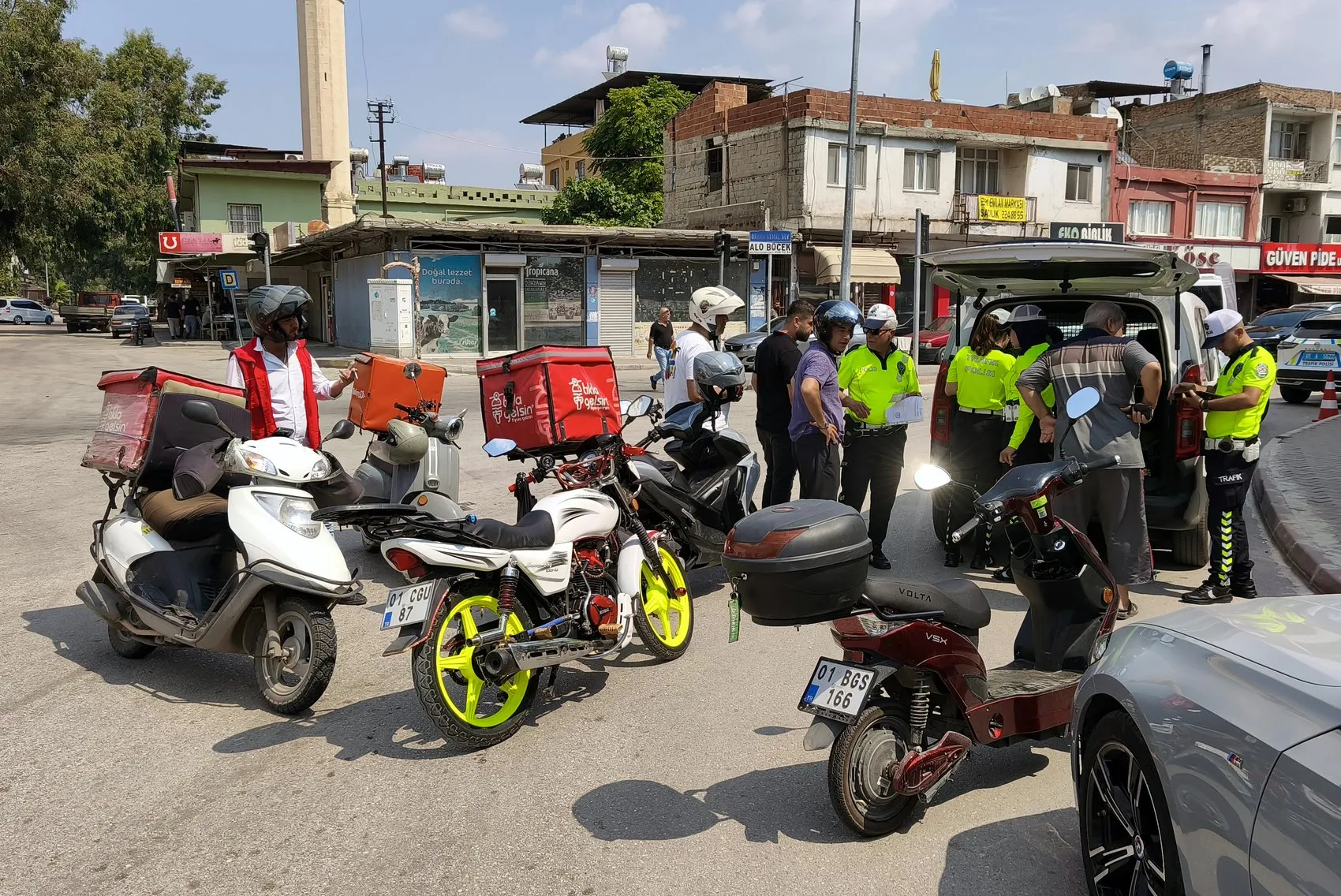 Adana'da motosiklet denetimi 41 sürücüye 1 milyon 266 bin lira ceza