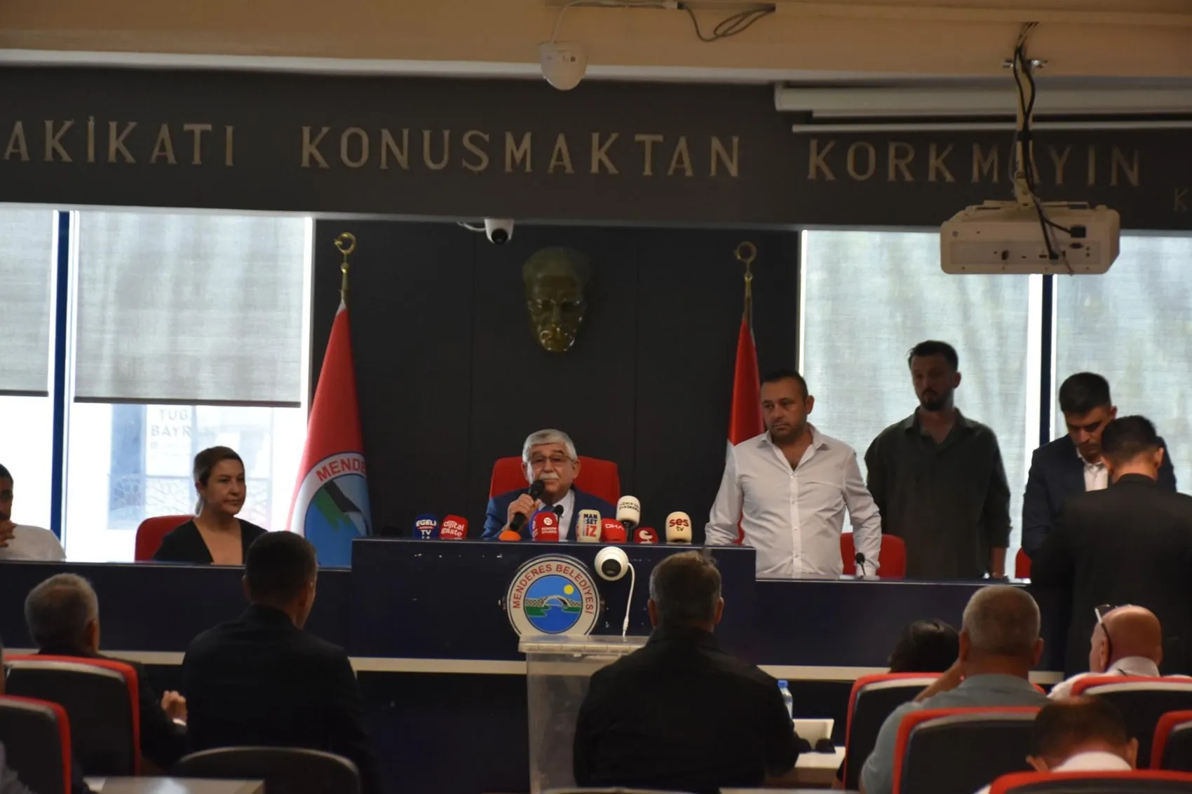 Menderes Belediyesi’nde başkan vekilliği koltuğuna Asuman Şen oturdu