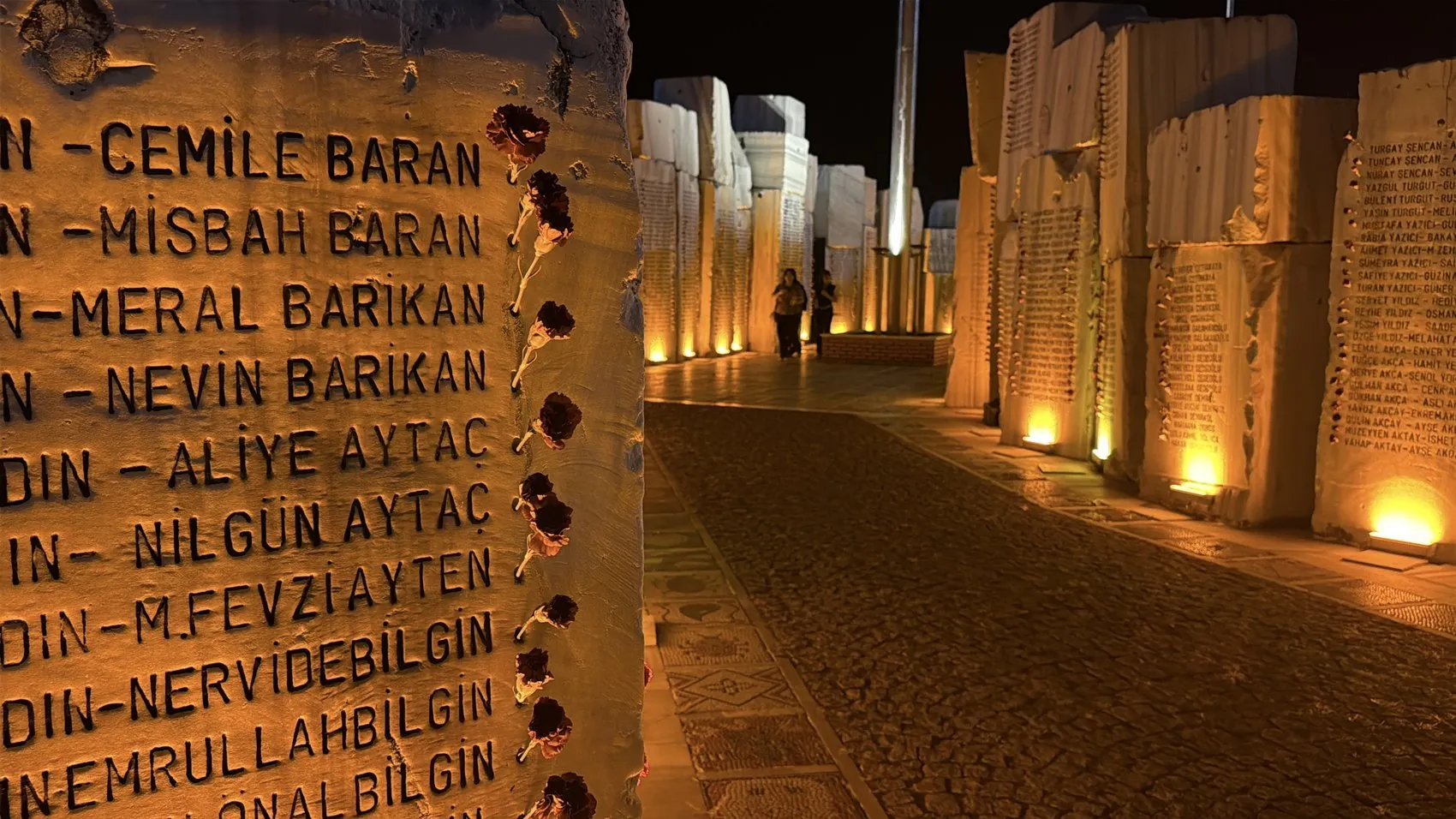 Yalova 17 Ağustos depreminin acısını 27 yıl sonra andı