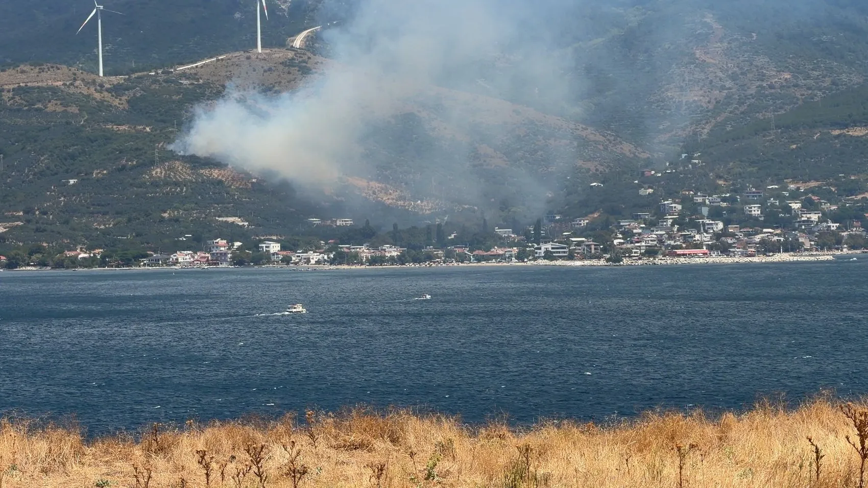 Erdek ormanlarında öğle saatlerinde dumanlar yükseldi