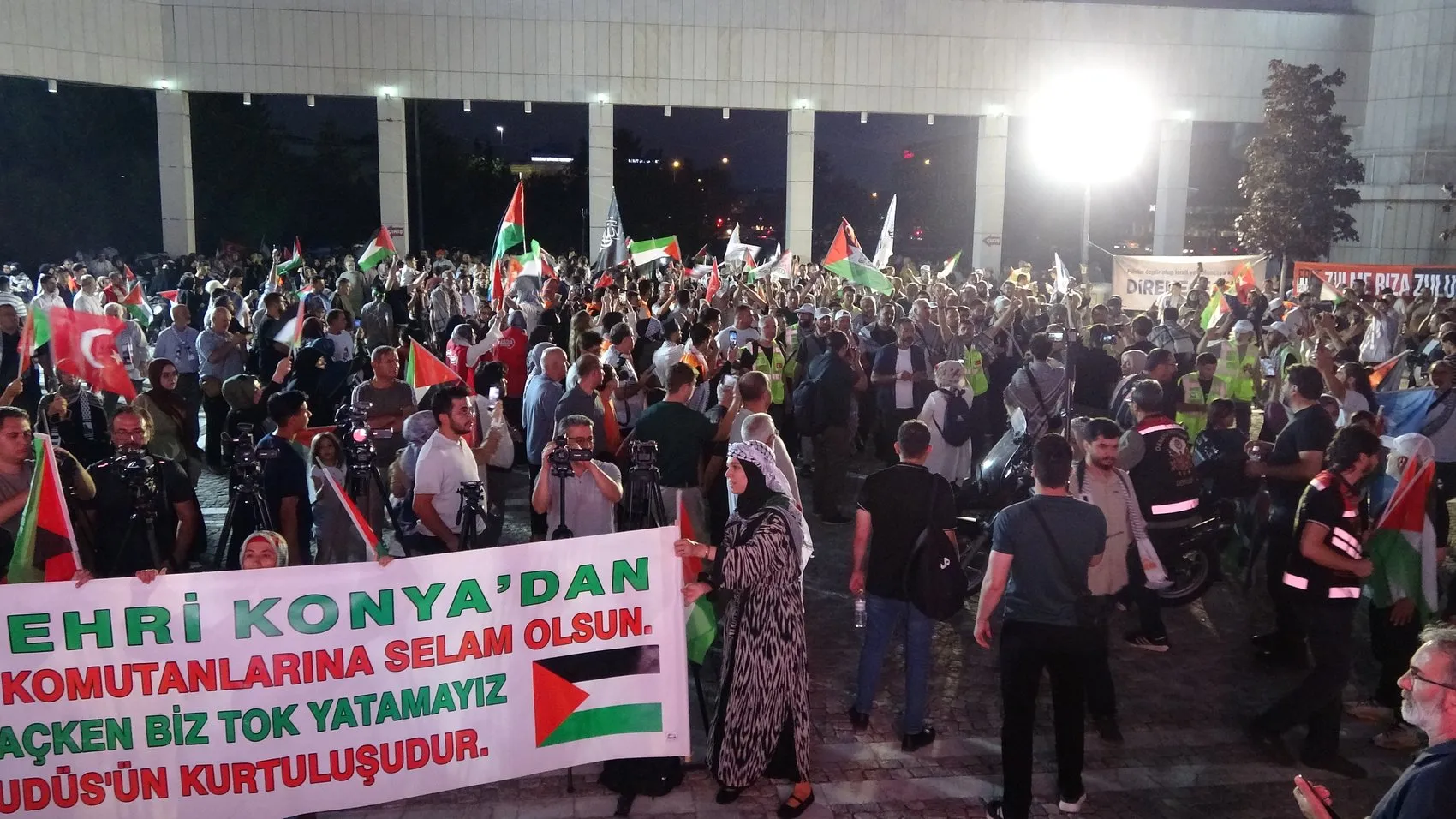 Filistin’e destek konvoyu Konya’ya ulaştı