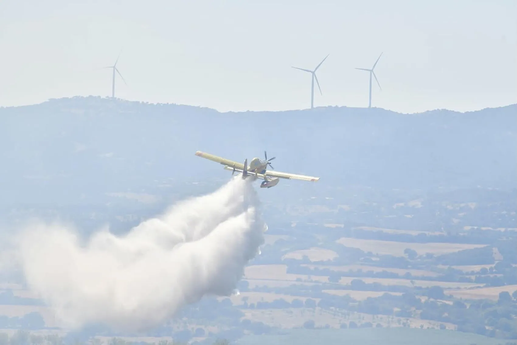 Çanakkale Ezine’de orman yangını korkuttu