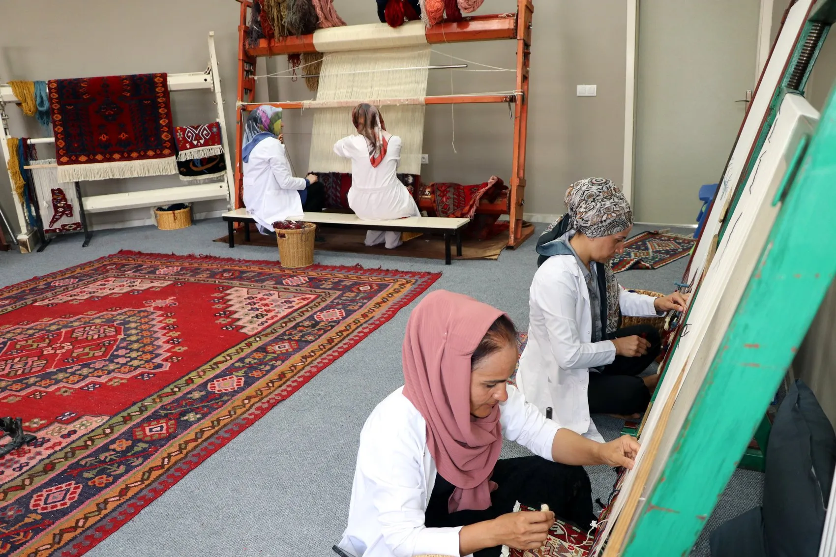 Van'da kaybolmaya yüz tutan dokuma sanatı yeniden tezgahta
