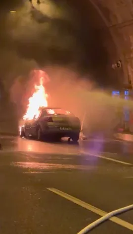 Bolu Dağı Tüneli trafiğini yakan araç yangını