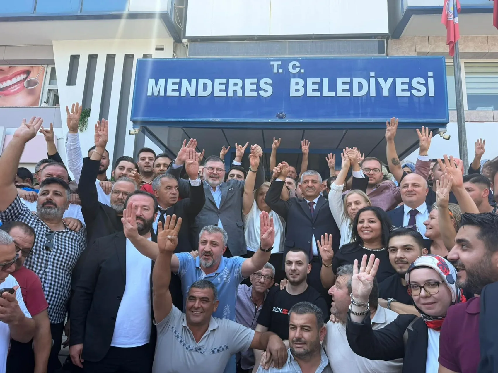 Menderes Belediyesi'nde Asuman Şen dönemi başlıyor