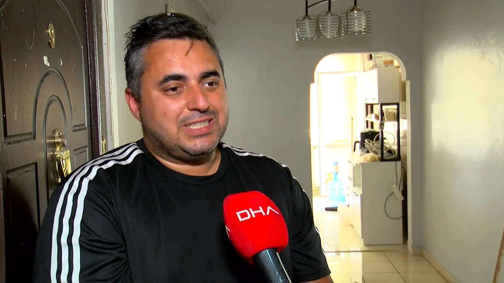 Büyükçekmece’de üç aydır süren su sızıntısı evleri yaşanmaz hale getirdi