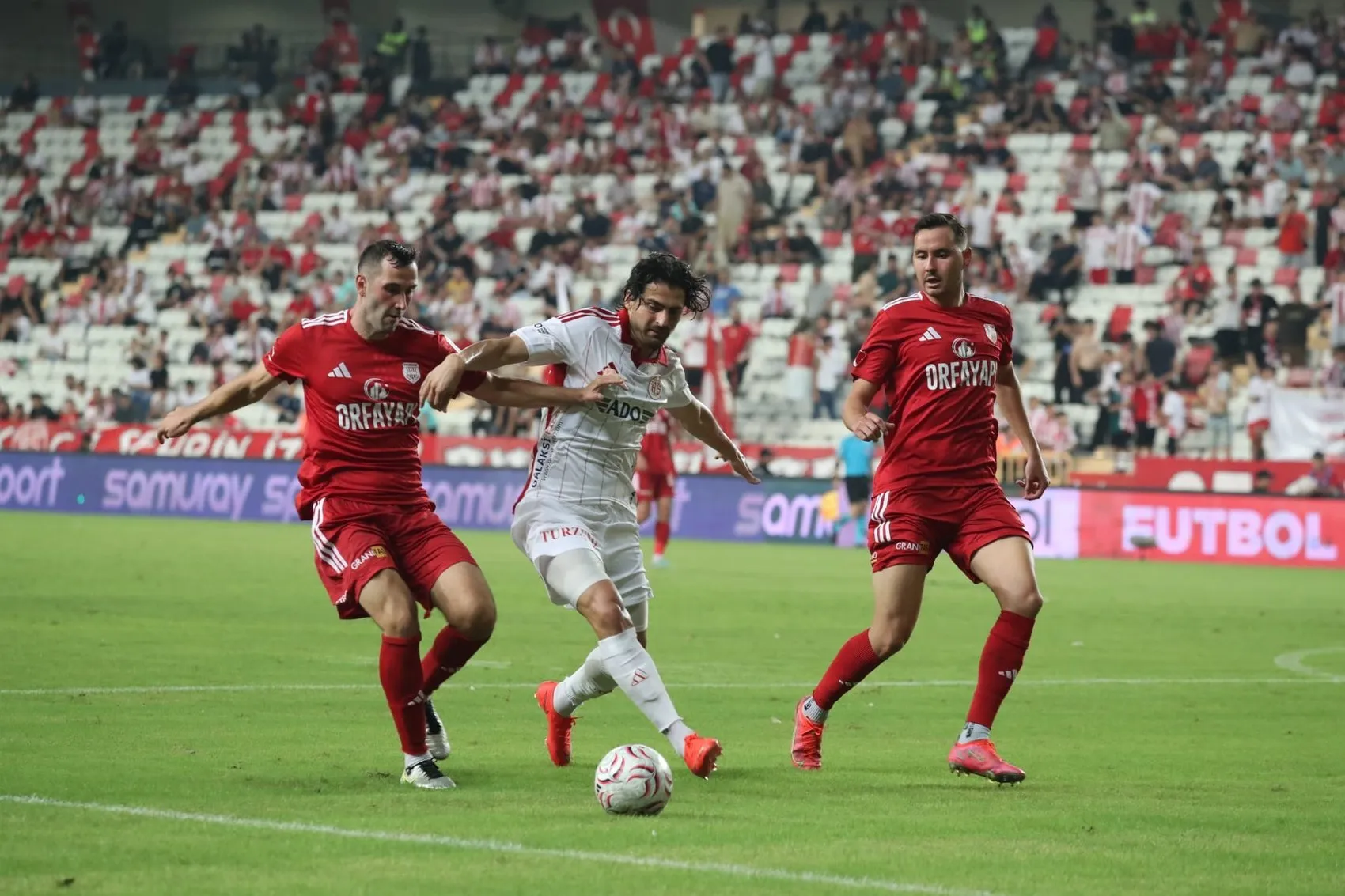 Antalyaspor evindeki ilk sınavında Pendikspor’a yenildi