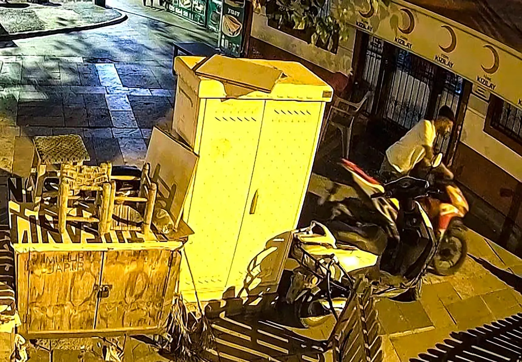 Adana'da alkollü hırsızın motosiklet macerası karakolda bitti