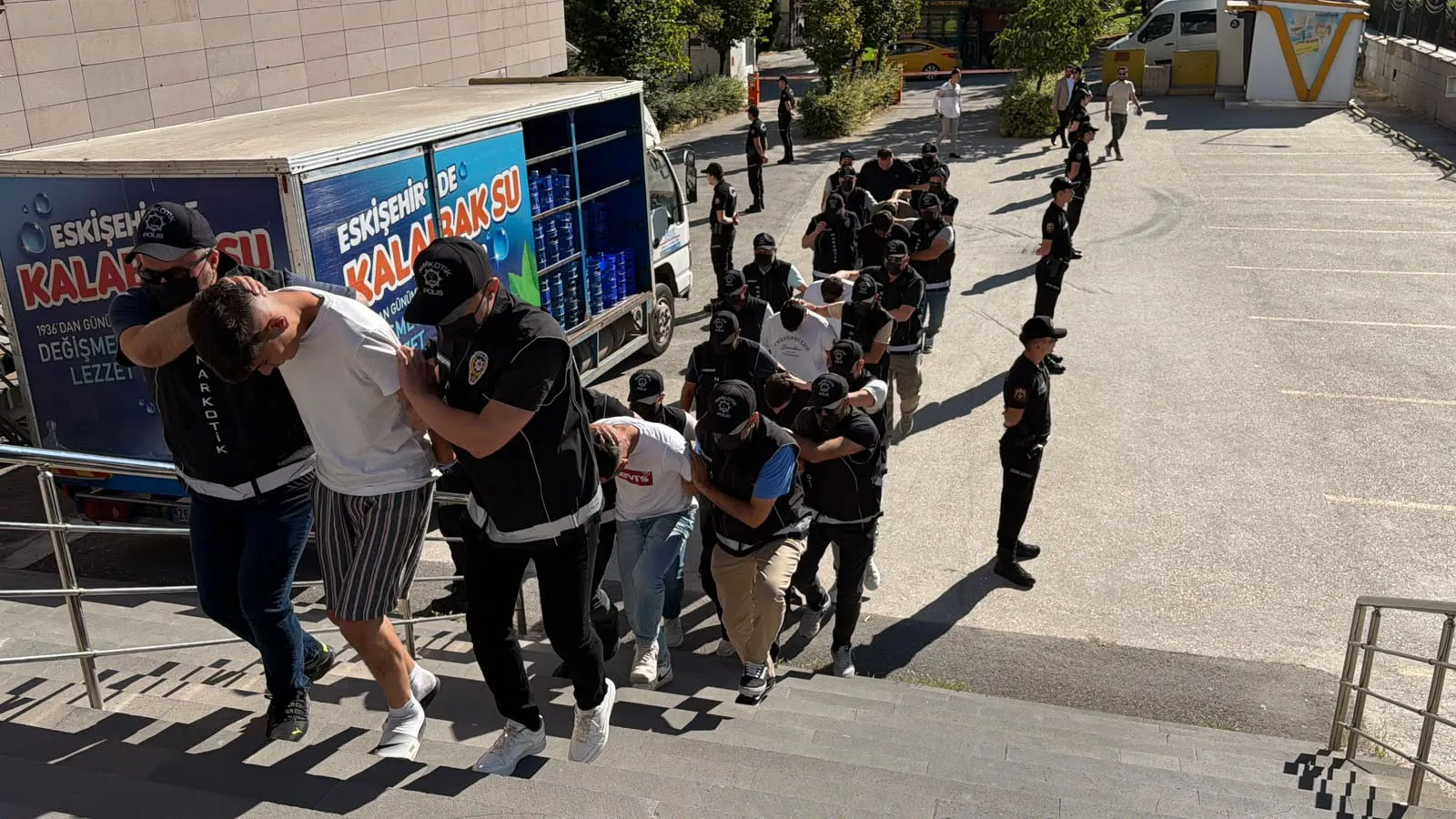 Eskişehir'de dev hap operasyonu 147 bin hapla 9 gözaltı