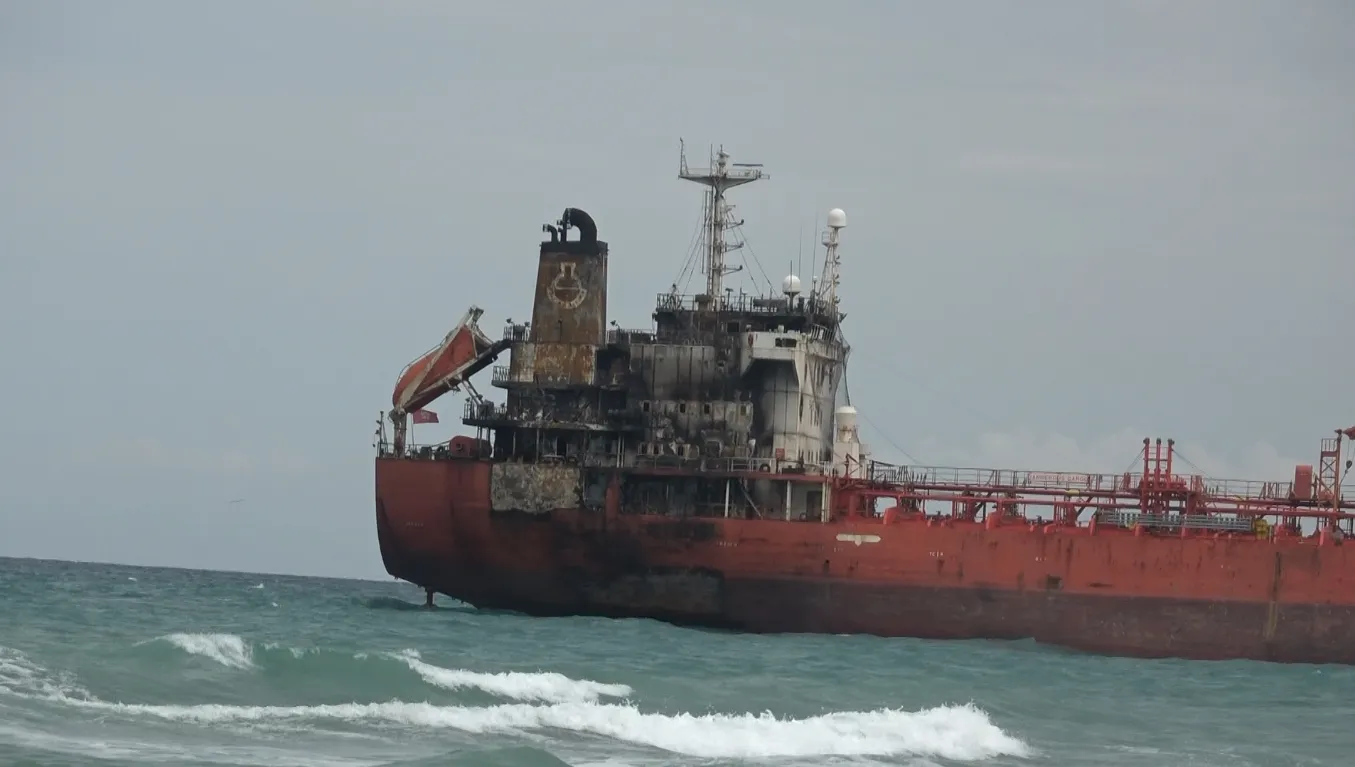 Karadeniz'de esrarengiz saldırı sonrası sürüklenen tanker Samsun kıyılarında bulundu