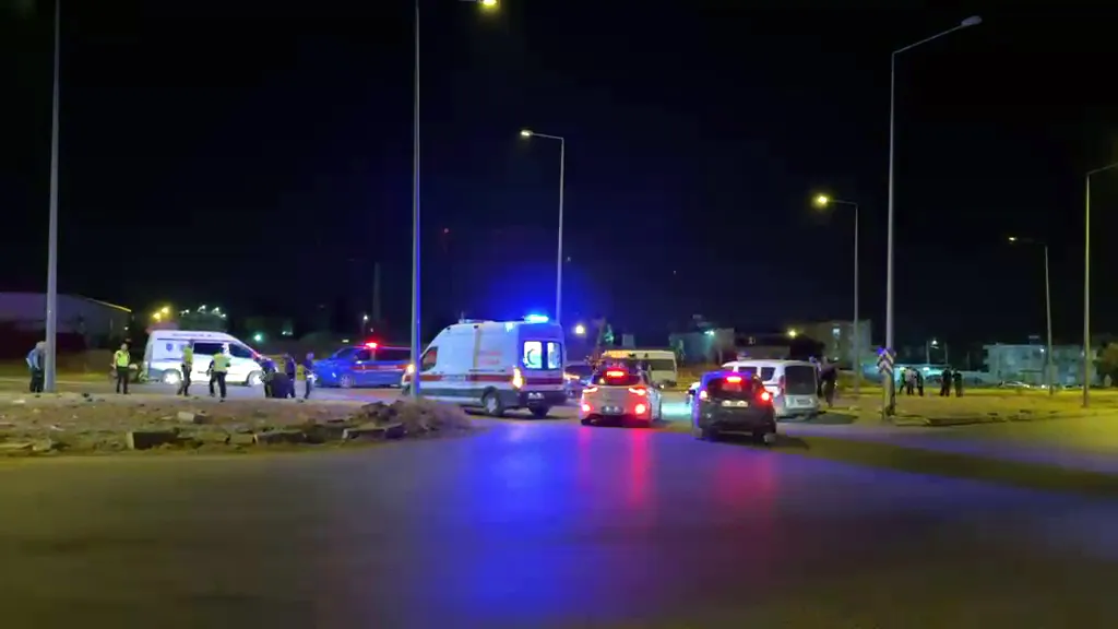 Düğün konvoyunda kanlı kavga