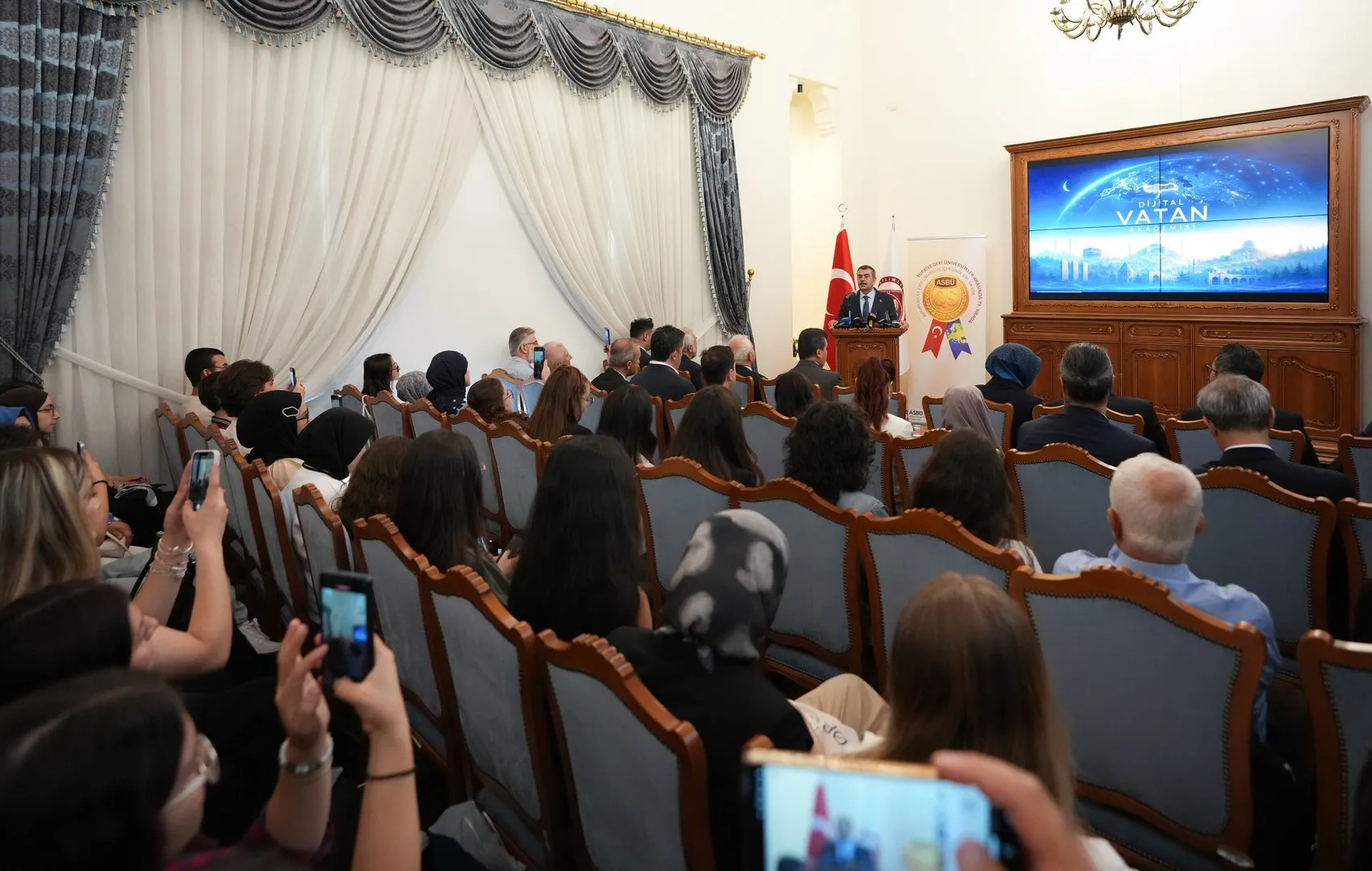 Bakan Tekin Dijital Vatan vurgusu yaptı