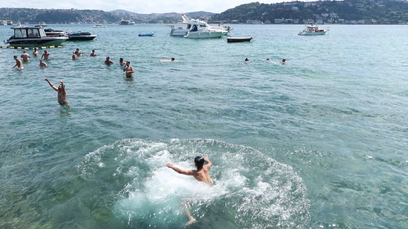 İstanbul sahillerinde deniz suyu neden buz kesti?