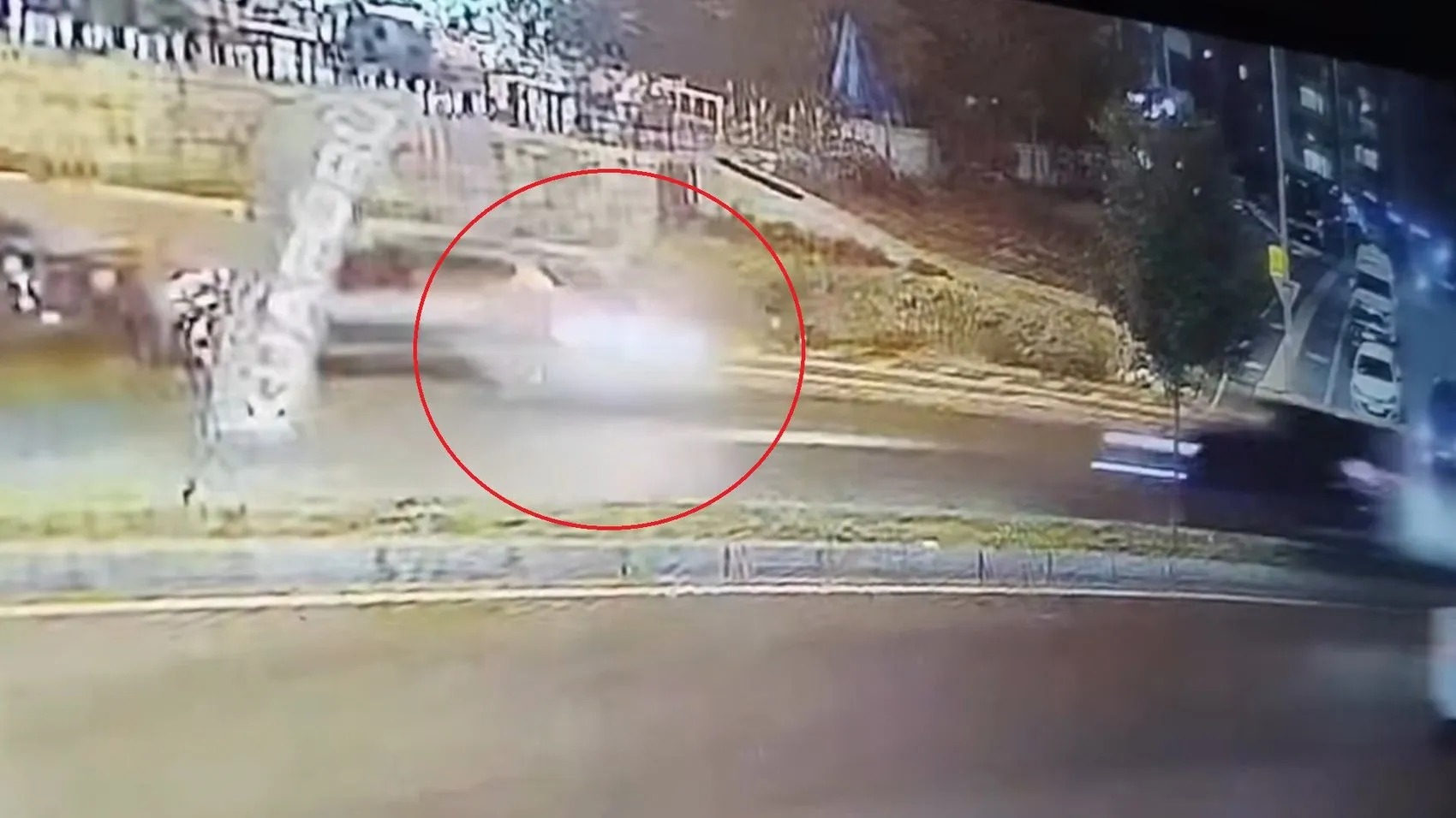 Diyarbakır'da kuryenin ölümle burun buruna geldiği anlar kamerada