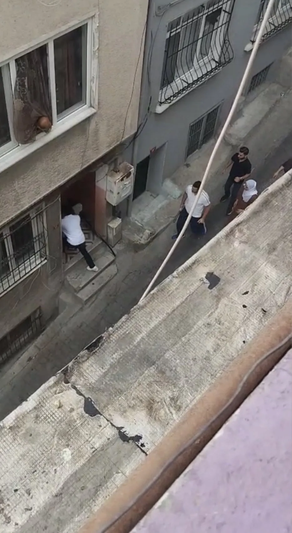 Berberde fön kavgası mahalleyi birbirine kattı