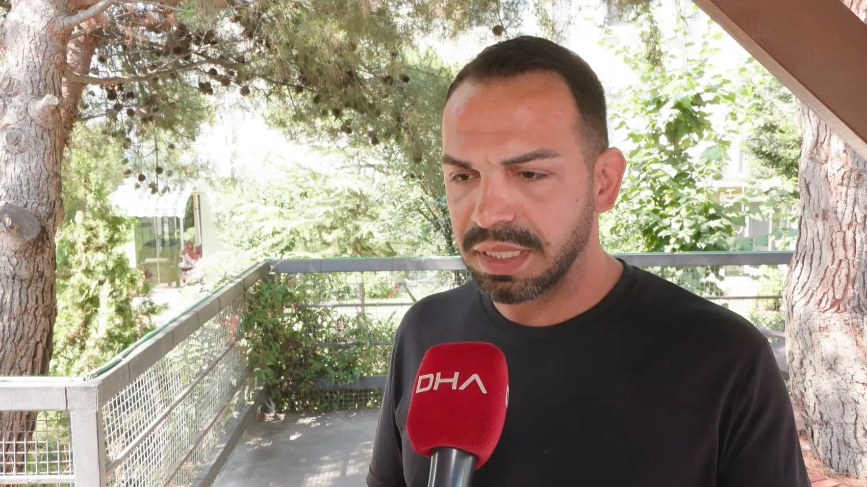 Havuzda oyun oynayan çocuğa tüfekle ateş açıldı