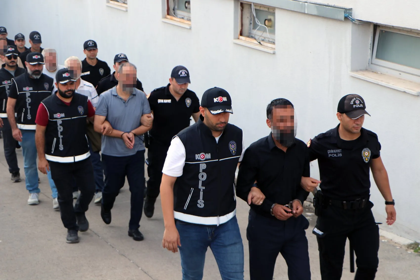Kuytul örgütünde itiraz edene diz çöktürme ve falaka cezası