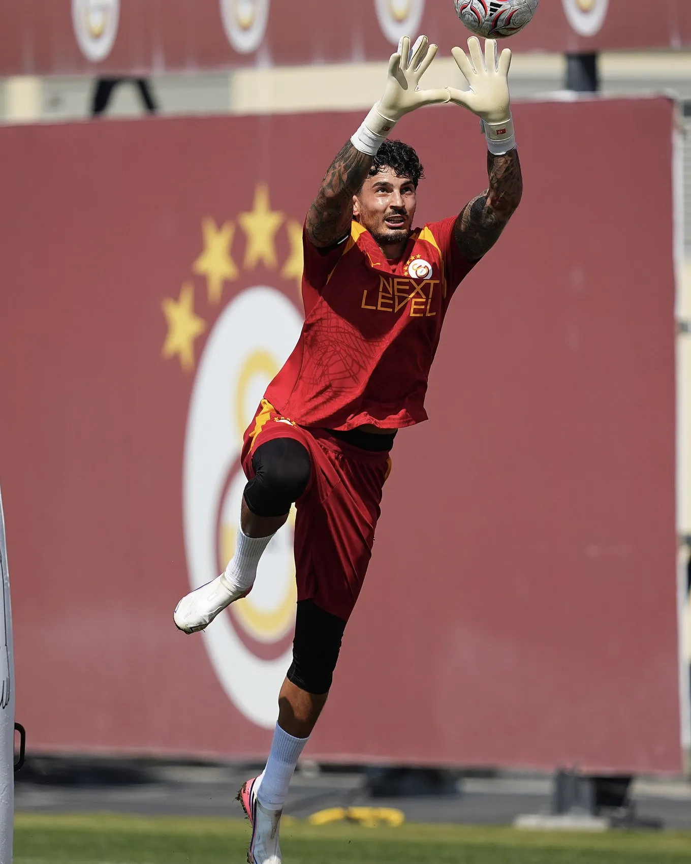 Okan Buruk'un öğrencileri Göztepe mesaisinde ter döktü