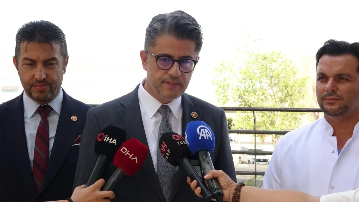 Cem Yılmaz ın son durumu nasıl? Doktoru anlattı: "Espriyi yapıyor" 3
