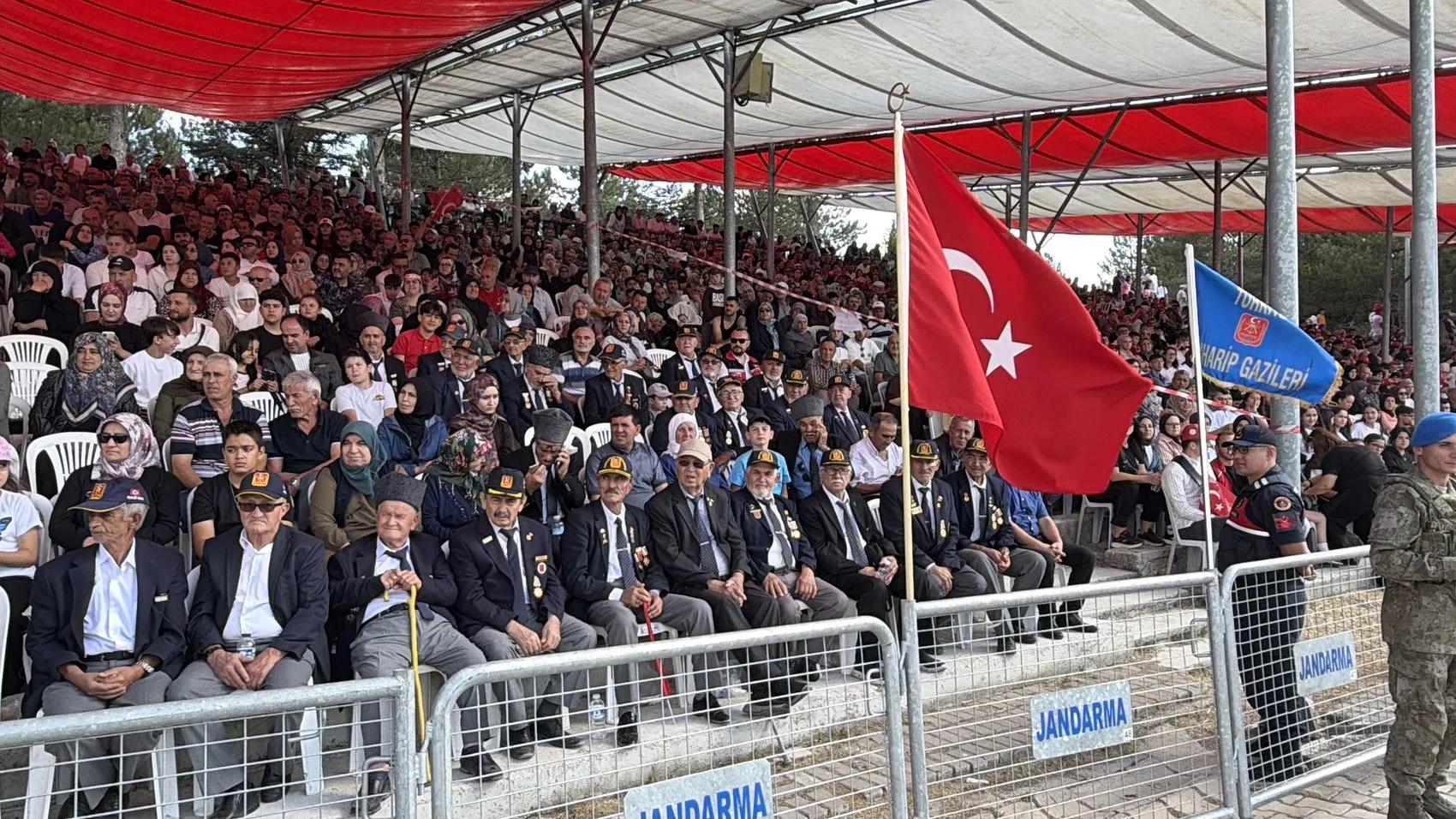 Dumlupınar'da 30 Ağustos coşkusu: Türk milleti esaret kabul etmez mesajı