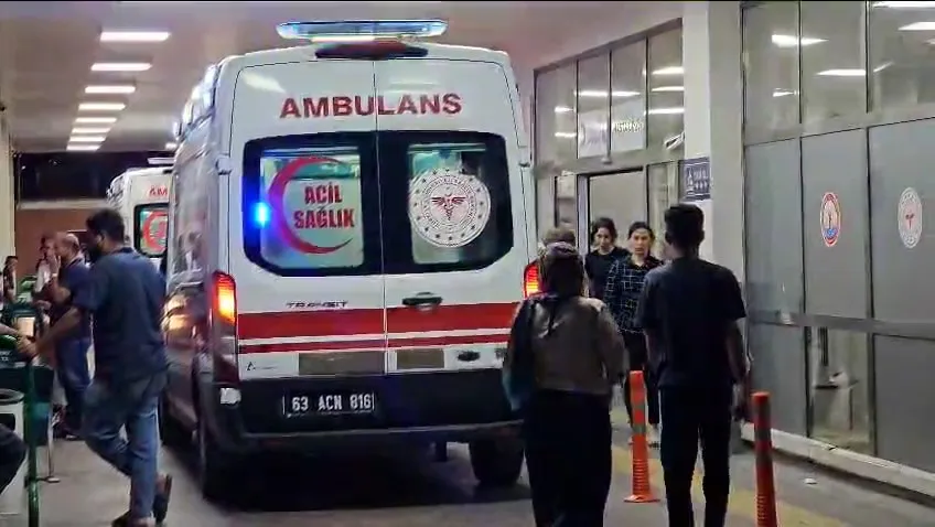 Şanlıurfa trafiğinde dehşet anları Sürücüyü aracından indirip dövdüler