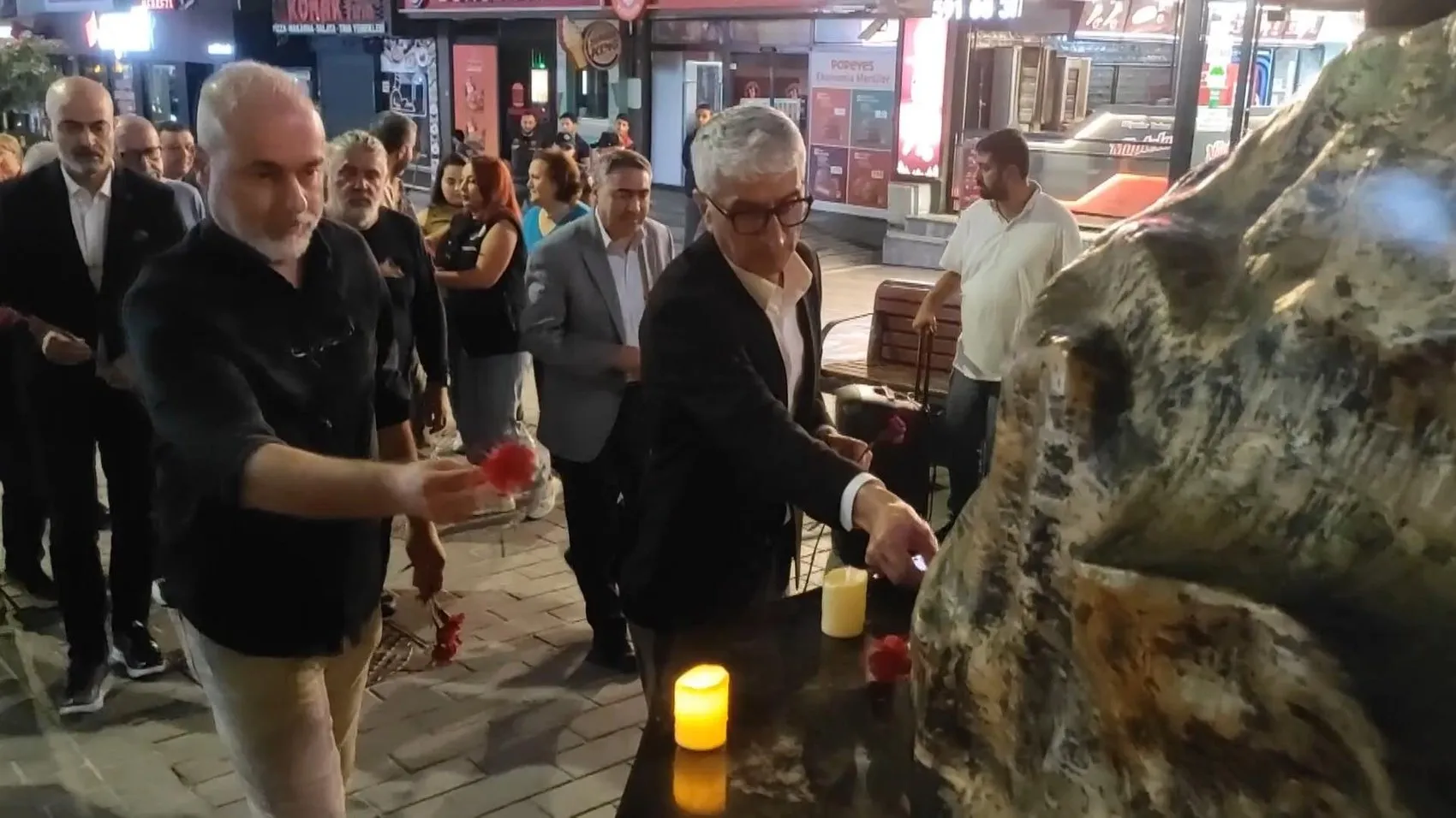 Avcılar 17 Ağustos depreminde yitirdiklerini andı