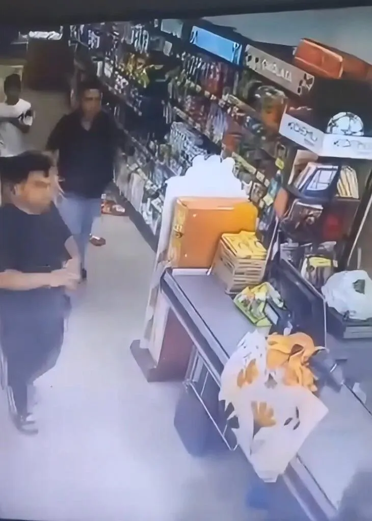 Ümraniye’de markette uyarı sonrası şiddet kameraya yansıdı