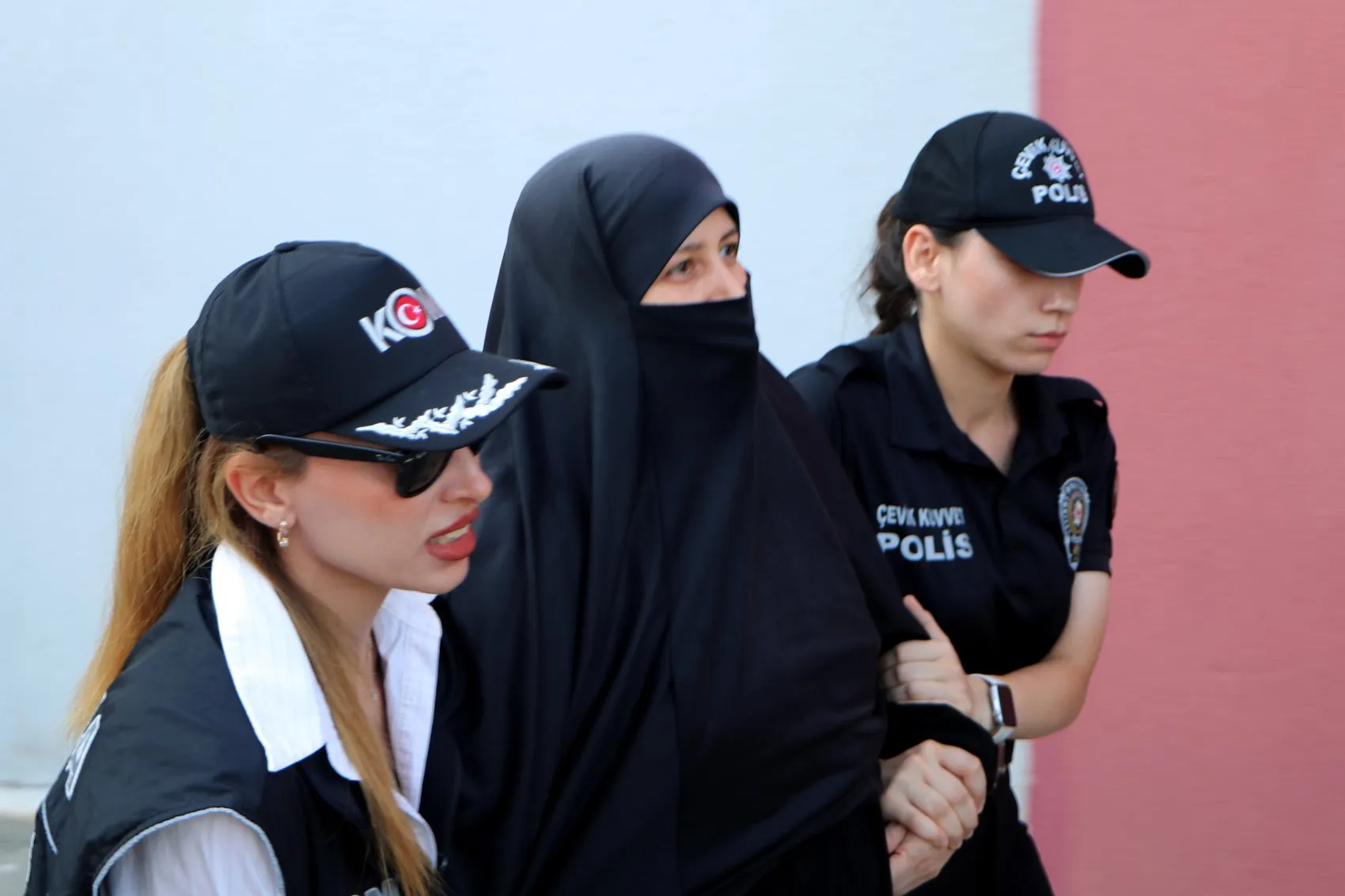 Kuytul örgütünde itiraz edene diz çöktürme ve falaka cezası