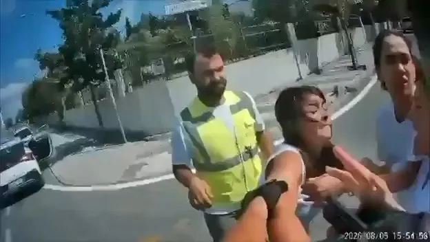Sancaktepe’de sokak ortasında şiddetli kavga