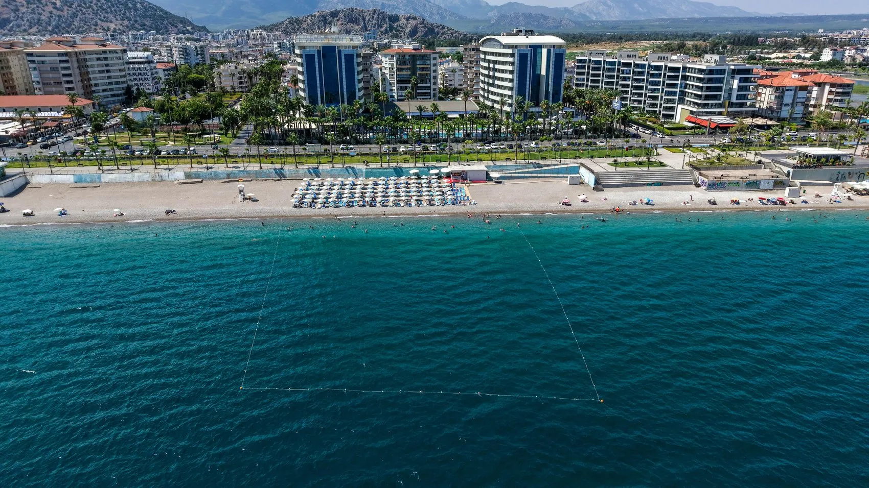 Konyaaltı Sahili’nde tehlikeli eksiklik