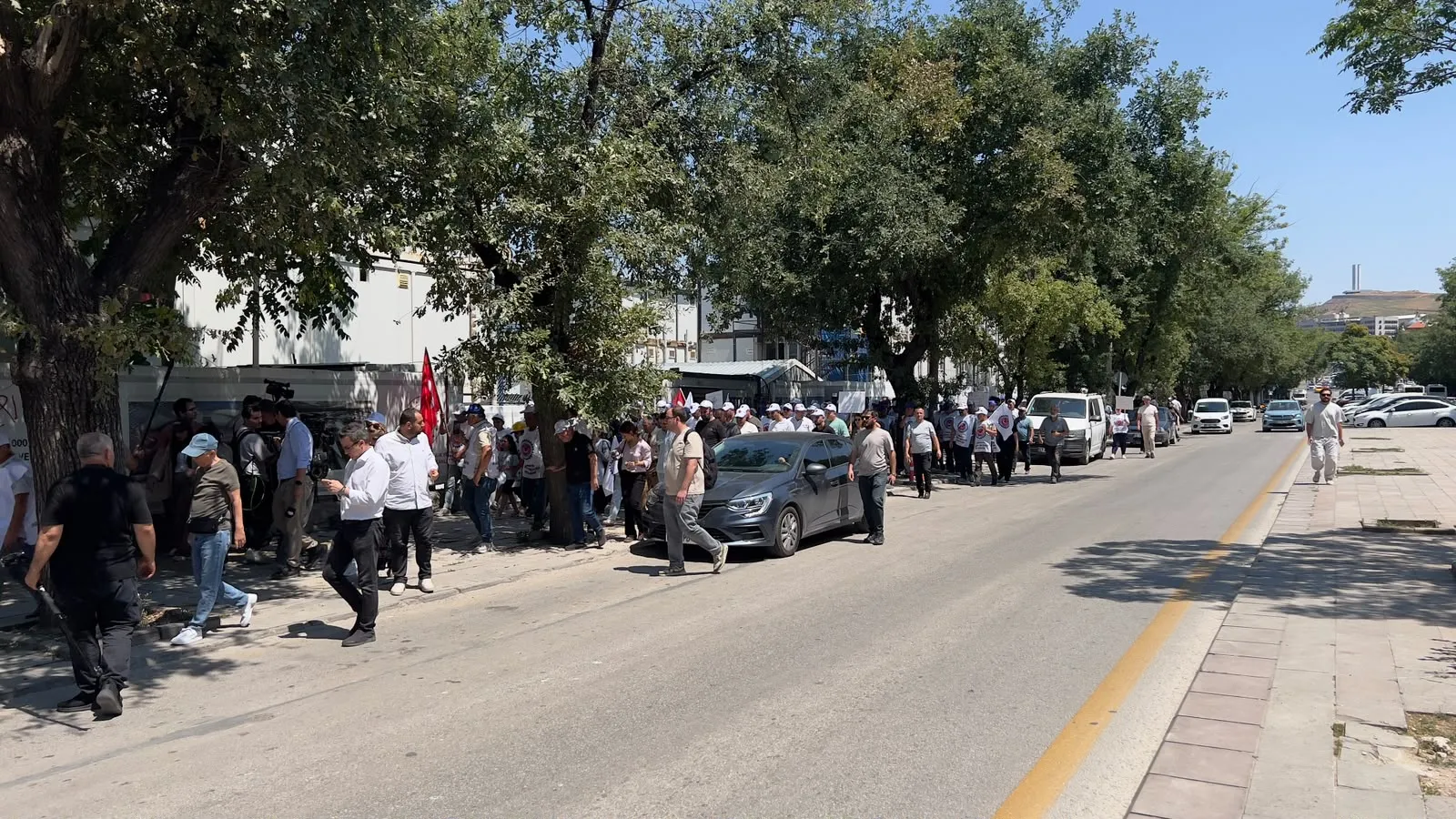 Madenciler alacakları için Ankara sokaklarına indi