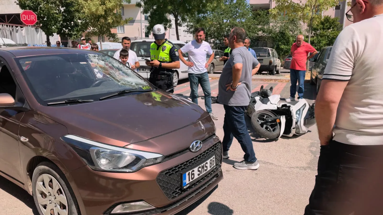 İnegöl'de dikkatsizlik üç kişiyi hastanelik etti