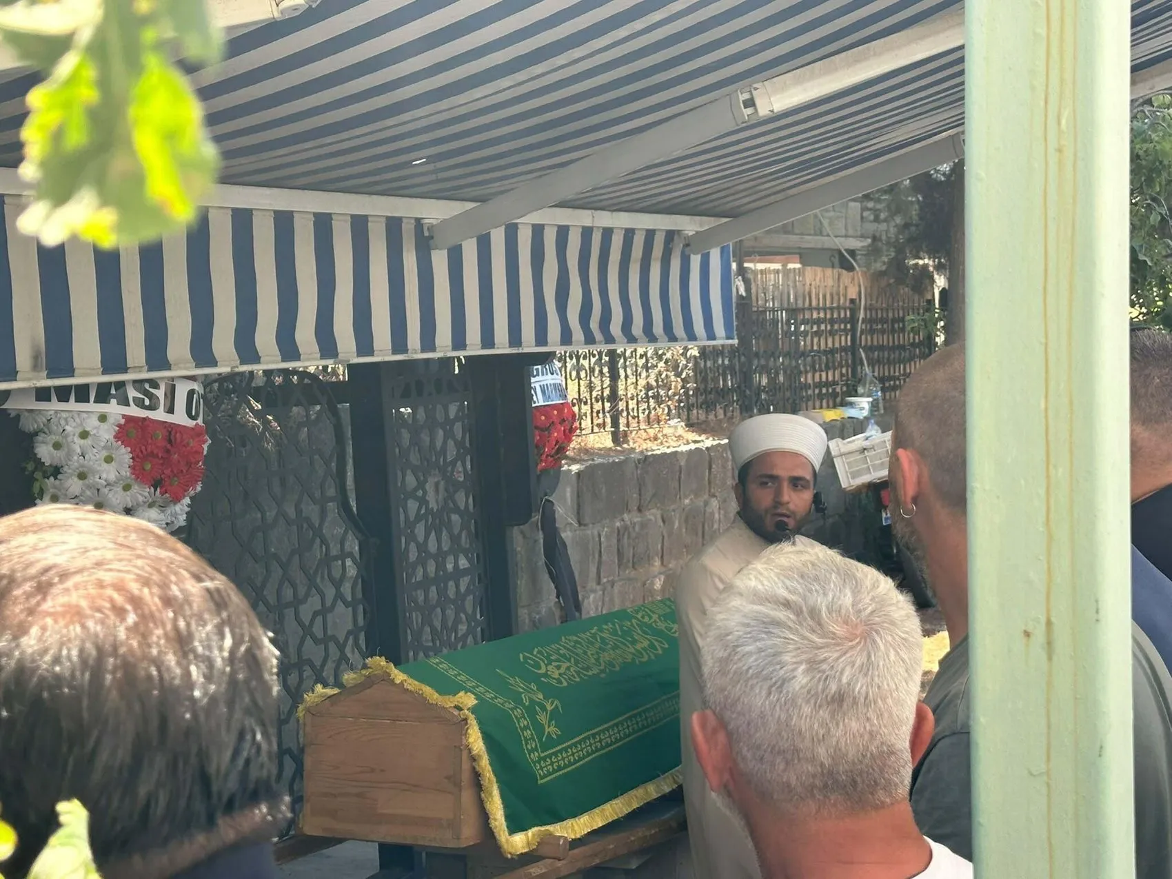 Gökçeada’da motosiklet kazasında hayatını kaybeden 17 yaşındaki Emirhan defnedildi
