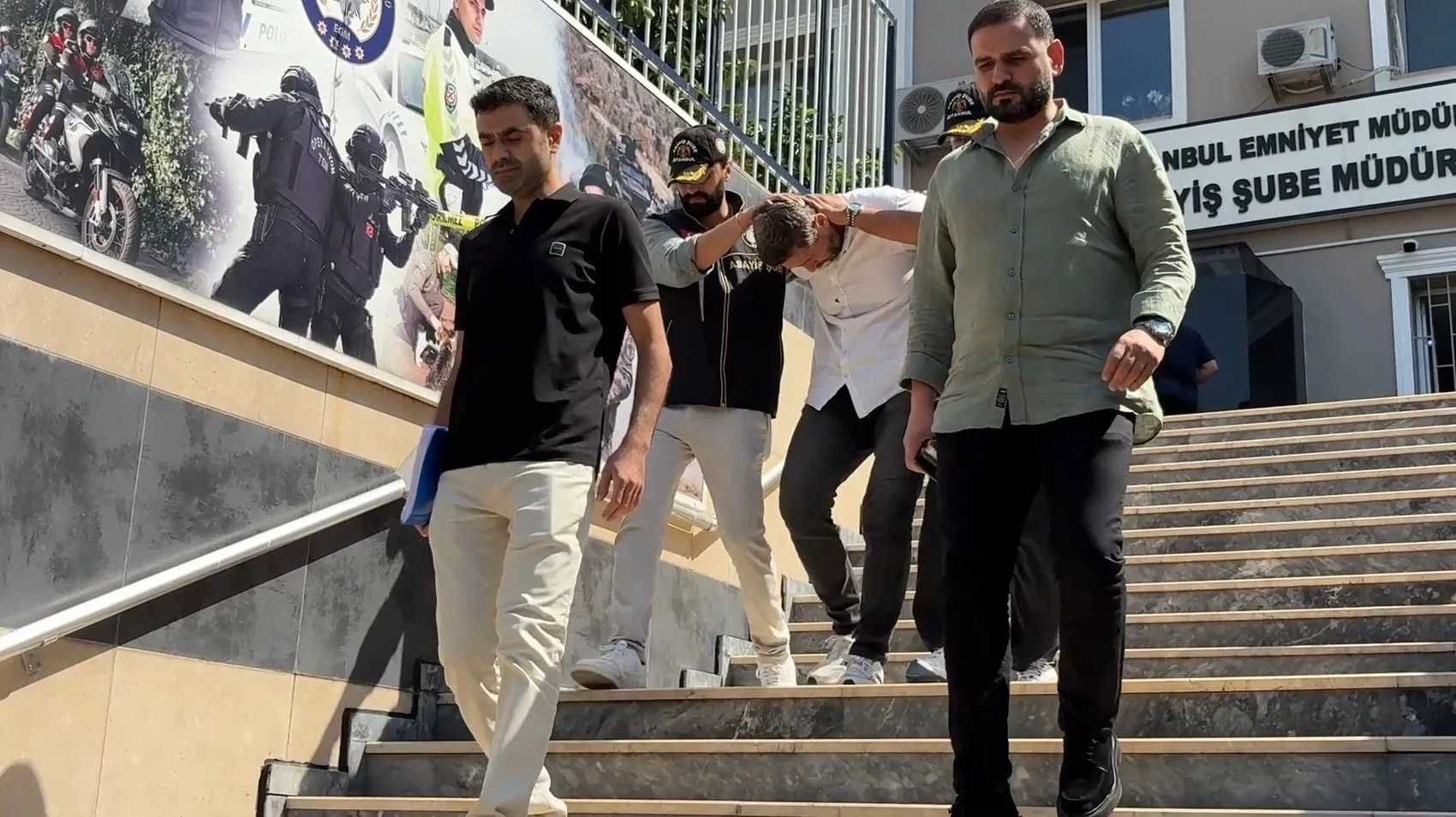 10 yıl birlikte olduğu kadını sokak ortasında vurdu, adliyede