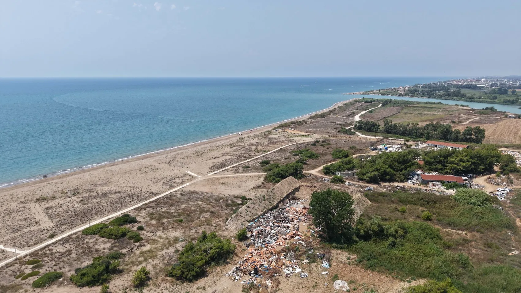 Caretta carettaların yuvasını çöplüğe çeviren otele sertifika şoku