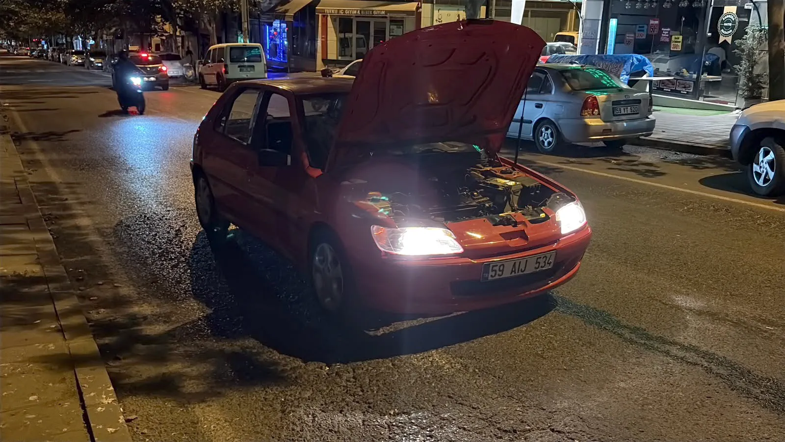 Çorlu'da otomobili bırakıp kaldırımda uyuyan sürücüye ağır fatura