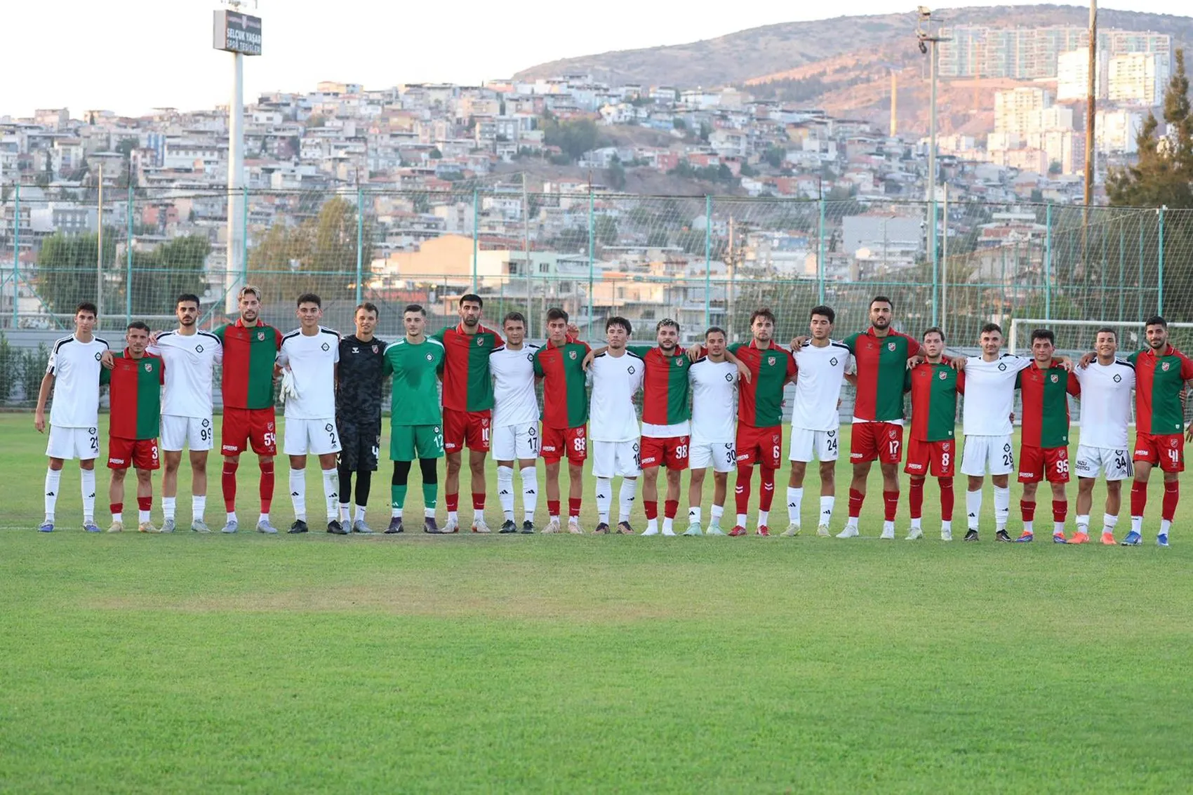 İzmir Futbolunun Nabzı Sezon Öncesinde Attı Çiğli'deki Dostluk Sınavı Yeşil-Kırmızılıların