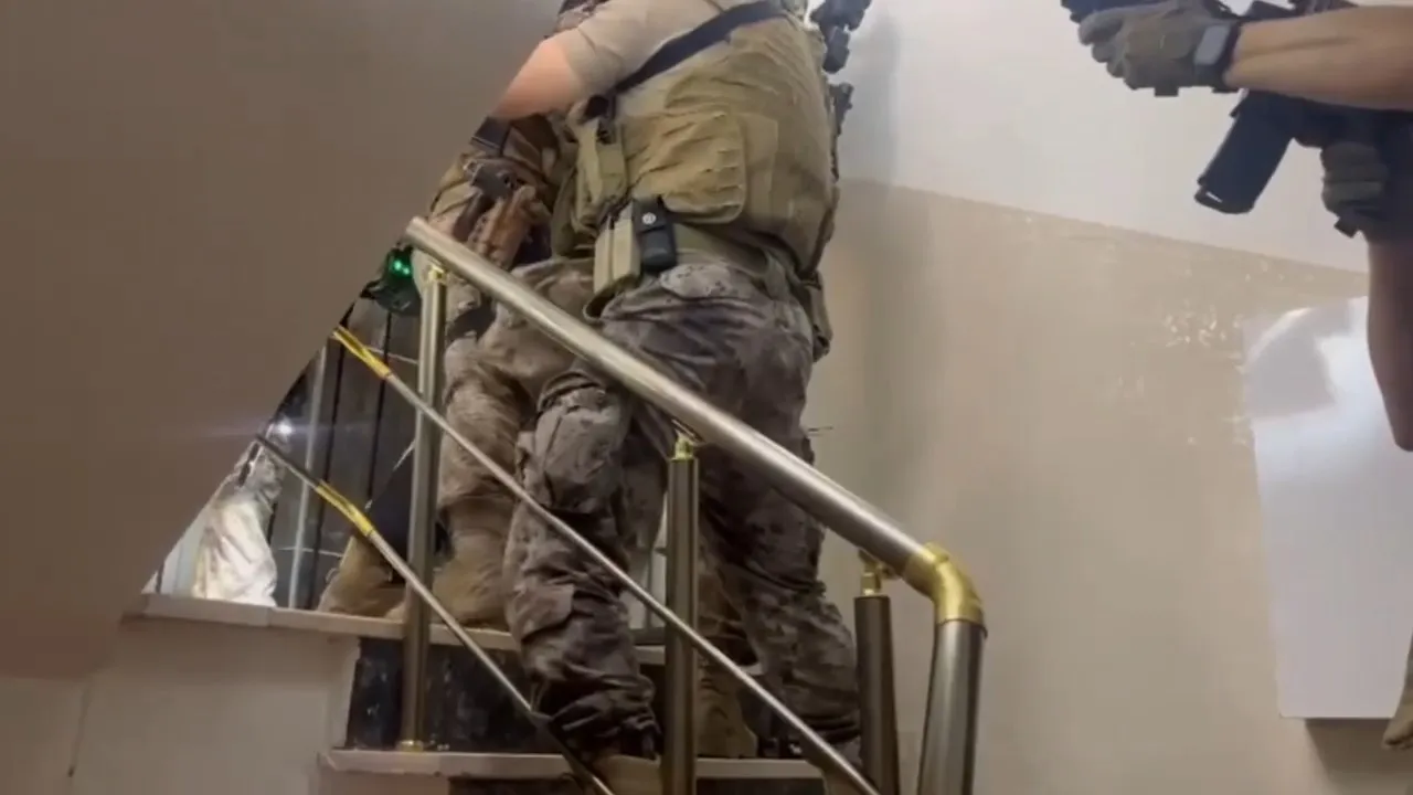 Polis iki örgüte aynı anda çöktü 5 kişi gözaltında