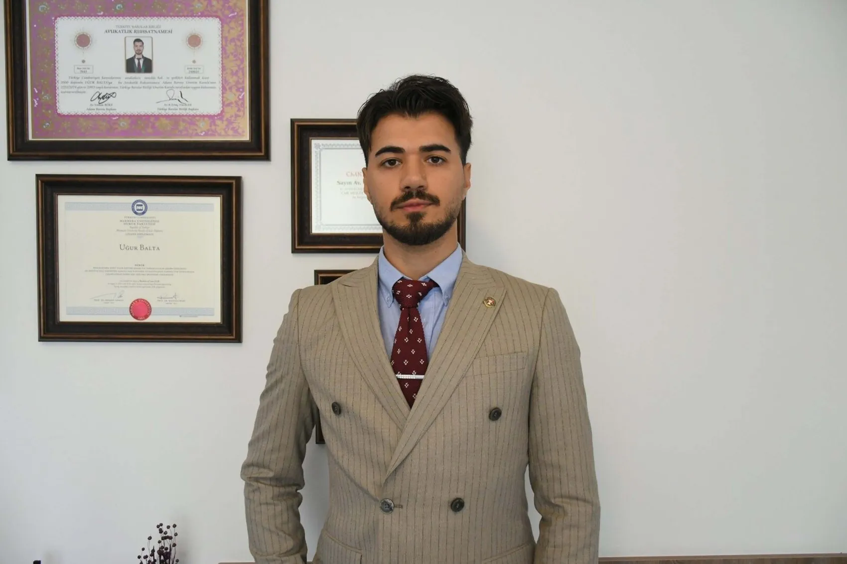 Kuşadası'nda evini kontrol etmeye giden aileye dehşet dolu saldırı