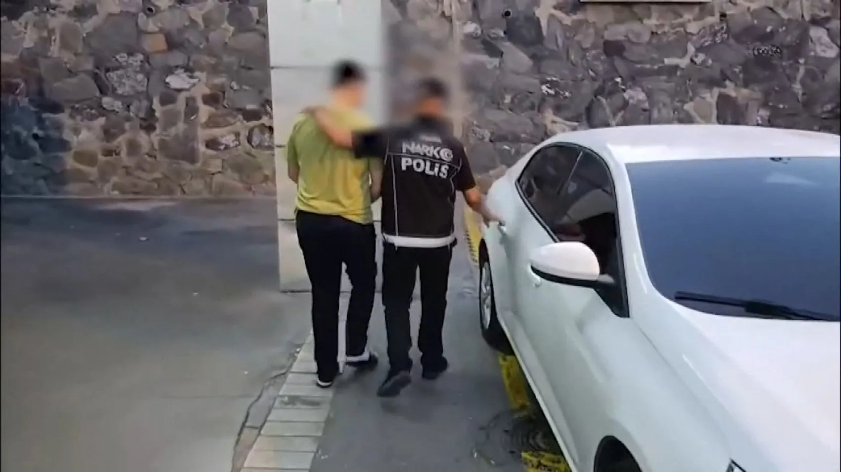 İstanbul’da şafak vakti narkotik baskını